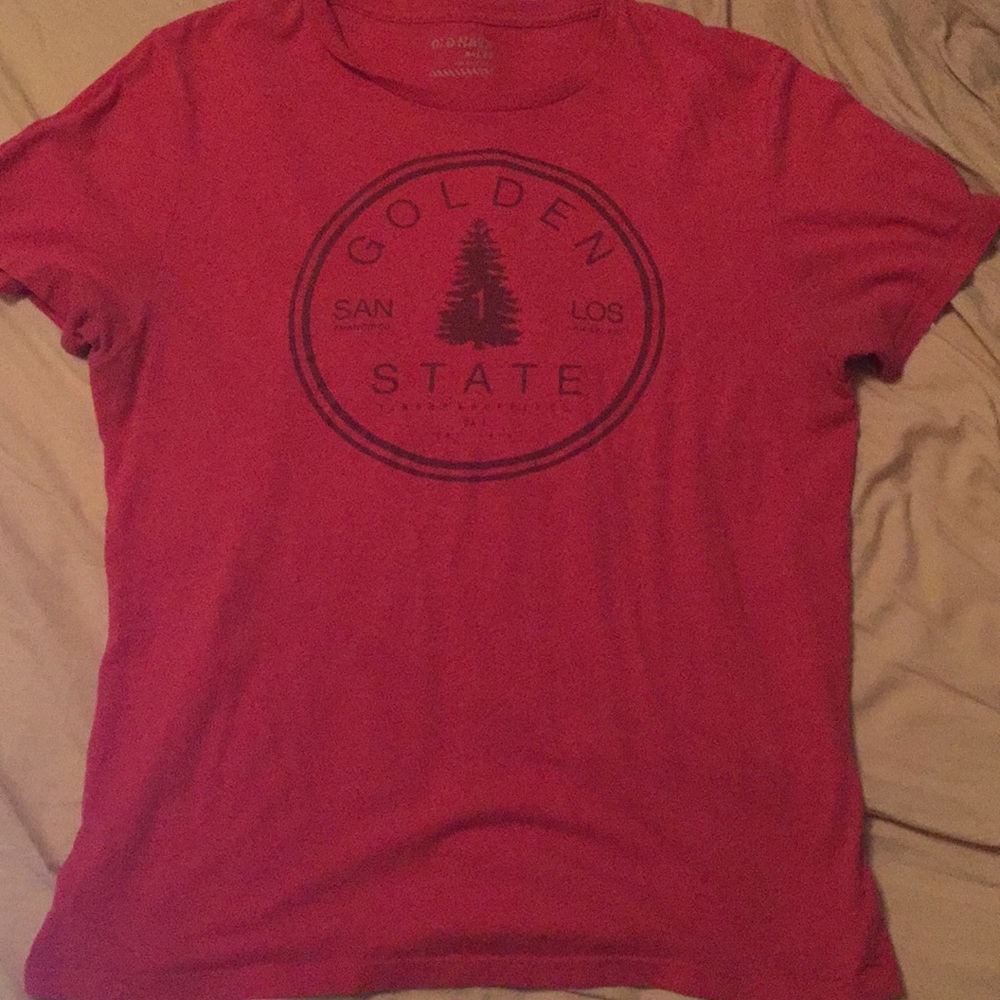 OLD NAVY T-SHIRT